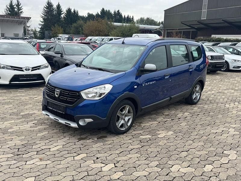 Blau Gebraucht 2021 Dacia Lodgy Stepway Van / Kleinbus | 11.450 € (Superpreis) - Bild 1/4