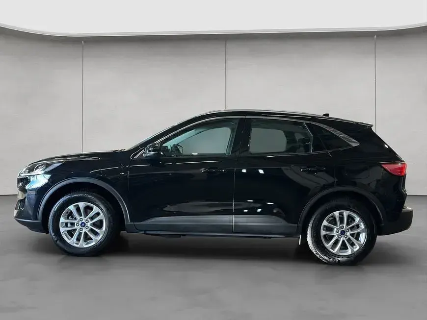 Gebraucht Ford Kuga Titanium 224 PS (164 kW) 2022 Agate black metallic SUV