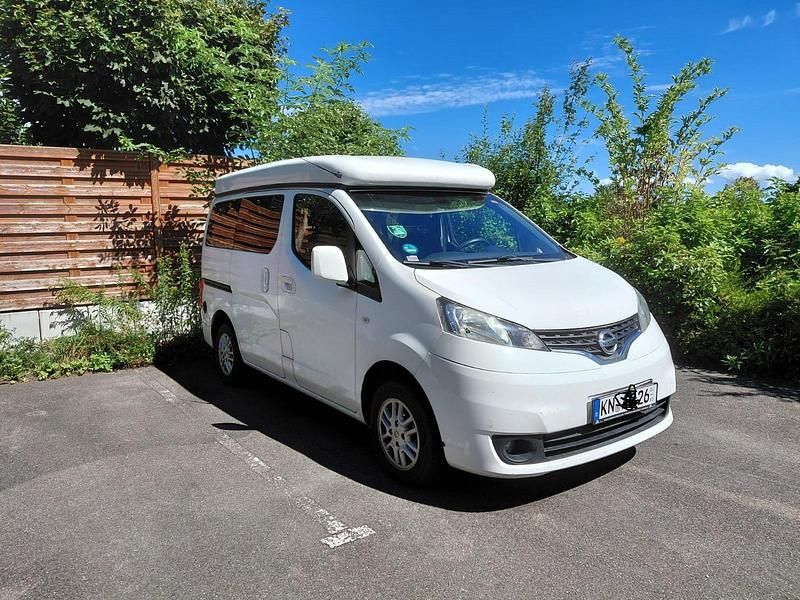 Weiß Gebraucht 2013 Nissan Evalia Van / Kleinbus | 20.000 € - Bild 1/4