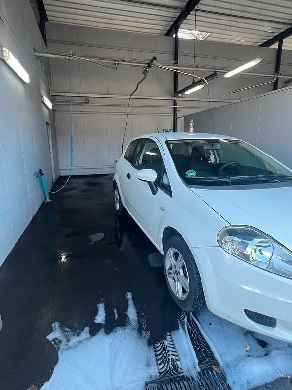 Gebraucht Fiat Punto 75 PS (55 kW) 2009 Weiß Kleinwagen