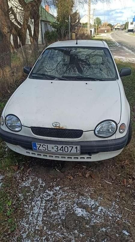 Weiß Gebraucht 1998 Toyota Corolla Limousine | 799 € (Superpreis) - Bild 1/4