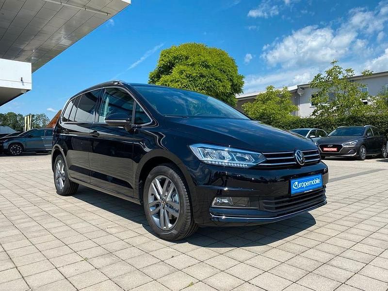 Deep black perleffekt Gebraucht 2022 VW Touran Highline Van / Kleinbus | 27.260 € (Guter Preis) - Bild 1/1