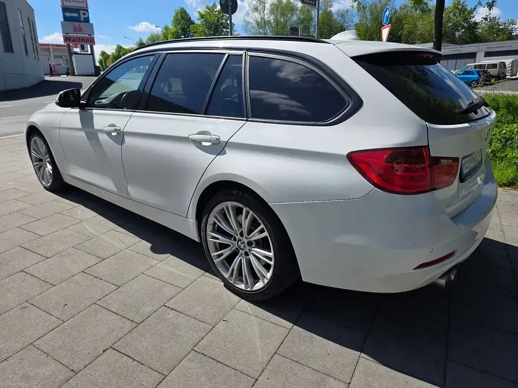 Gebraucht BMW 330 Sport Line 258 PS (189 kW) 2015 Weiß Kombi