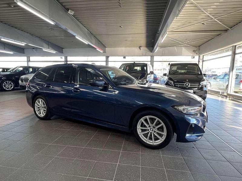 Gebraucht BMW 320 Shadowline 190 PS (139 kW) 2022 Blau Kombi