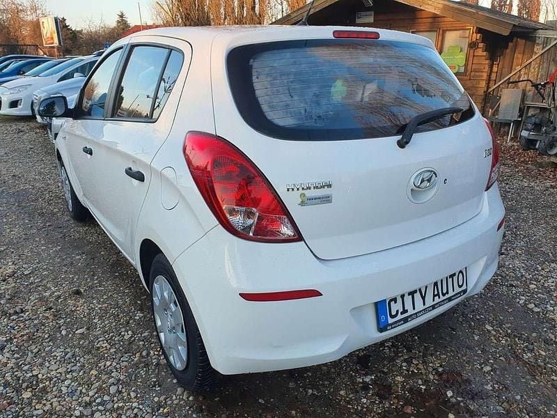 Gebraucht Hyundai i20 Edition 86 PS (63 kW) 2014 Weiß Kleinwagen
