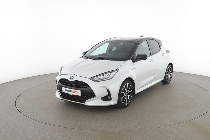 Weiß Gebraucht 2021 Toyota Yaris Style Kleinwagen | 17.150 € (Fairer Preis) - Bild 1/3