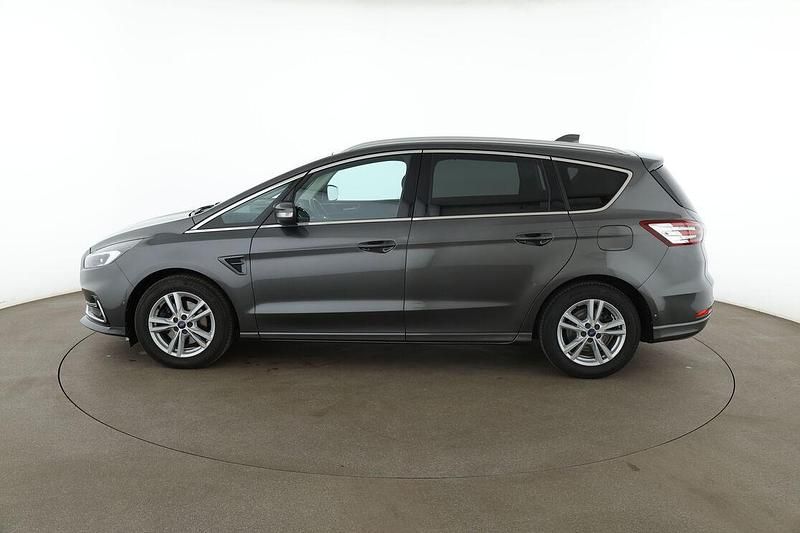 Gebraucht Ford S-MAX Titanium 150 PS (110 kW) 2023 Grau Van / Kleinbus