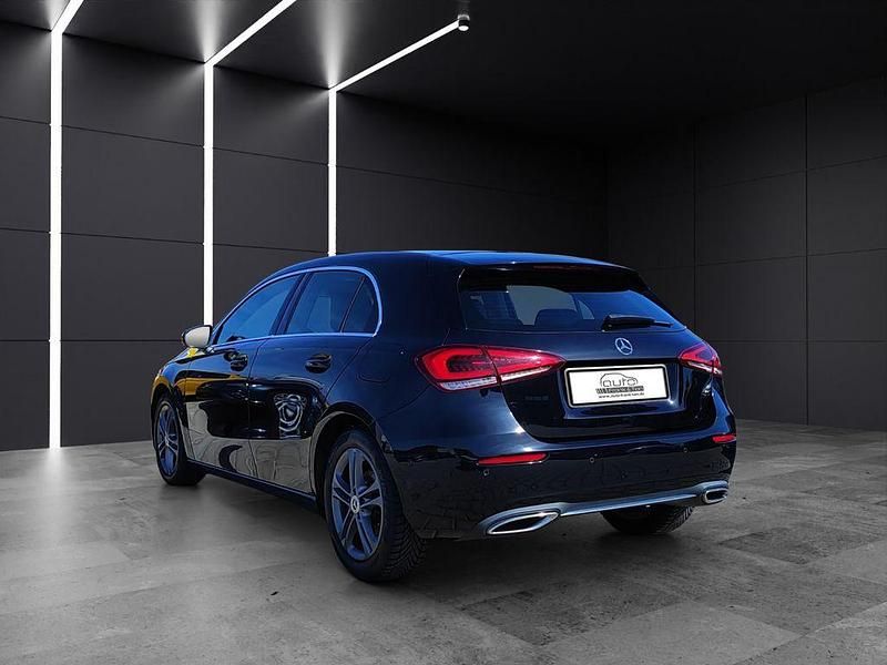 Gebraucht Mercedes A200 Progressive 163 PS (119 kW) 2019 Schwarz Limousine