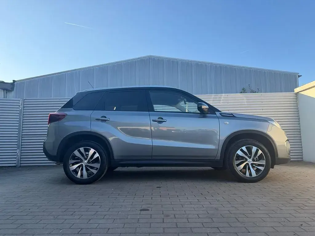 Gebraucht Suzuki Vitara Comfort 111 PS (81 kW) 2019 Grau SUV