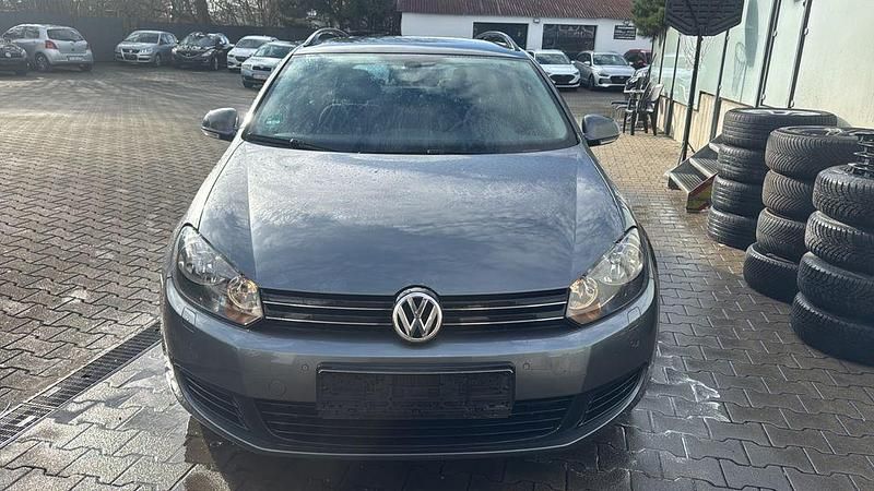 Gebraucht VW Golf VI Comfortline 105 PS (77 kW) 2009 Grau Kleinwagen