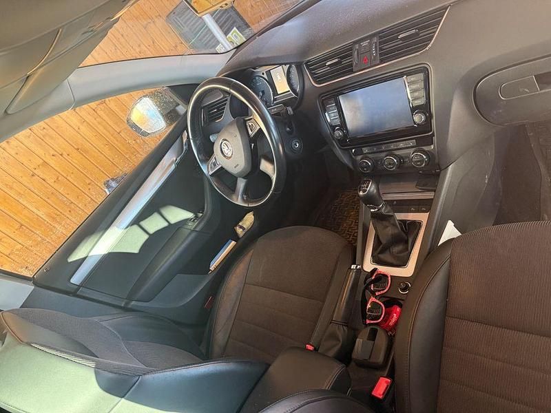 Gebraucht Skoda Octavia Elegance 150 PS (110 kW) 2014 Grau Kombi