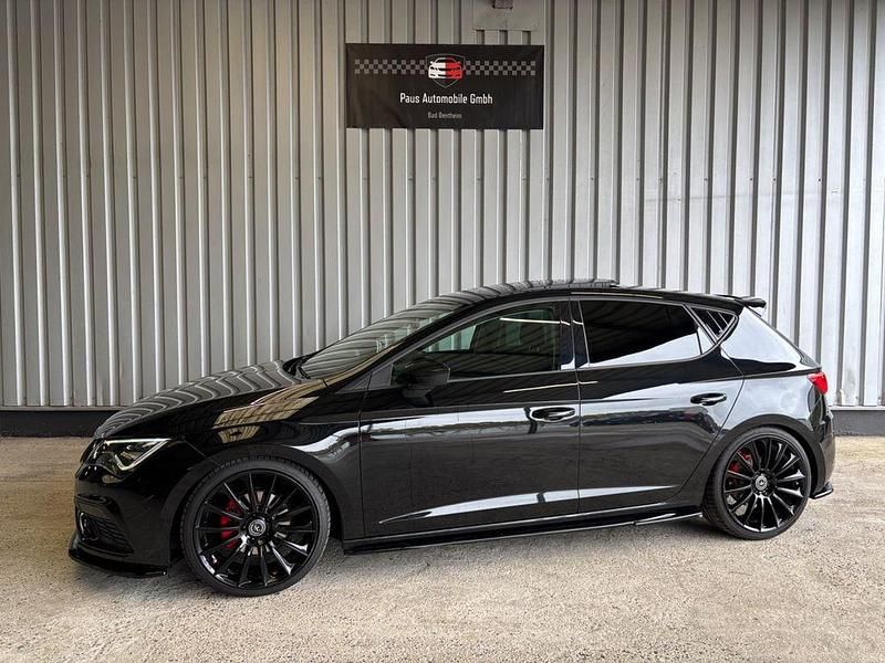 Schwarz Gebraucht 2018 Seat Leon FR Limousine | 16.500 € (Teuer) - Bild 1/4