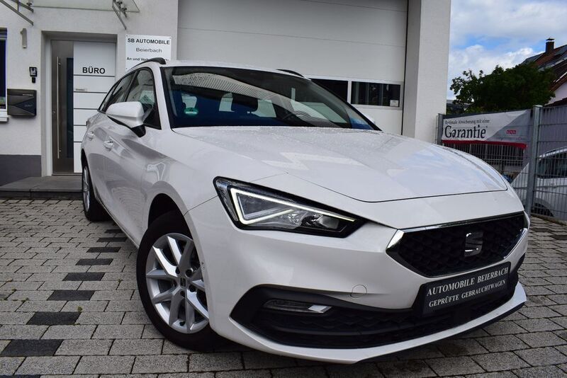 Weiß Gebraucht 2022 Seat Leon Limousine | 20.599 € (Fairer Preis) - Bild 1/4