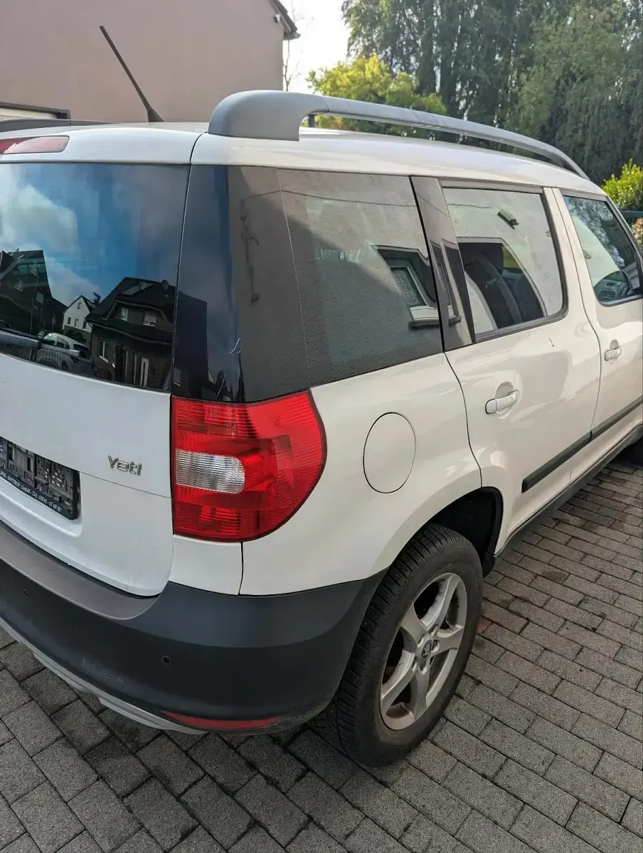 Używany Skoda Yeti 105 KM (77 kW) 2012 Biały SUV