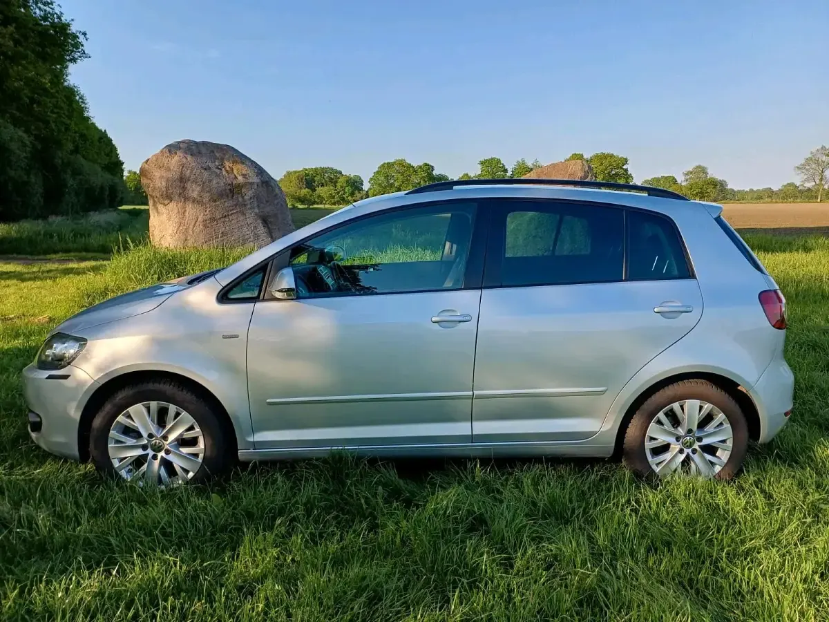 Second-hand VW Golf VII 105 CP (77 kW) 2013 Argintiu Berlinǎ