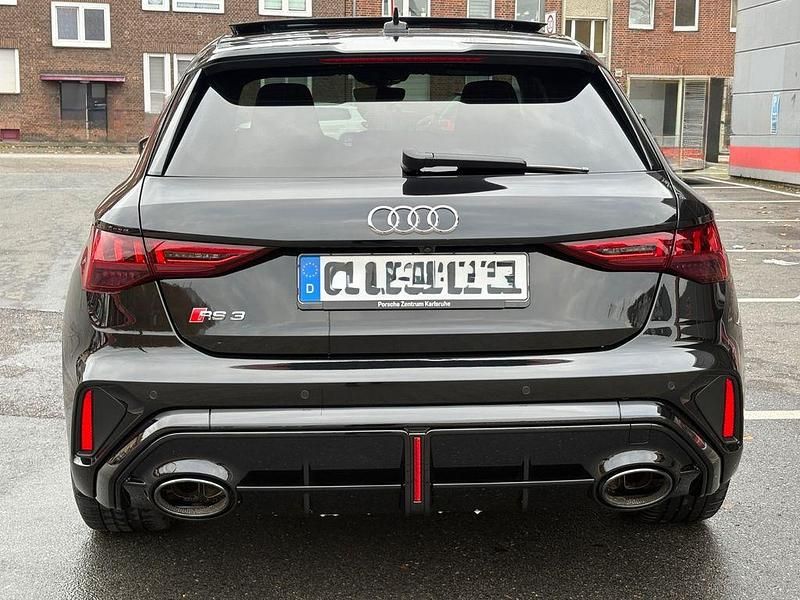 Schwarz Gebraucht 2022 Audi RS3 Sportback Sport Kleinwagen | 49.988 € (Superpreis) - Bild 1/3