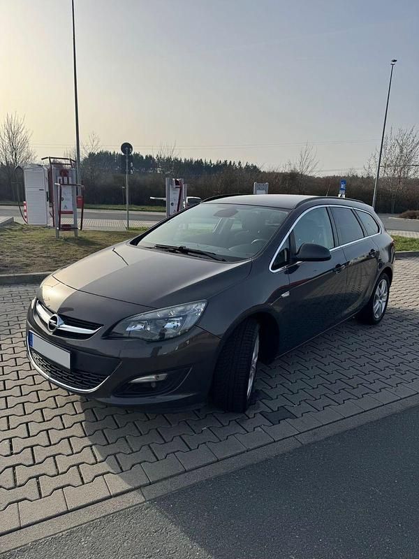 Gebraucht Opel Astra Eco 136 PS (100 kW) 2014 Grau Kombi