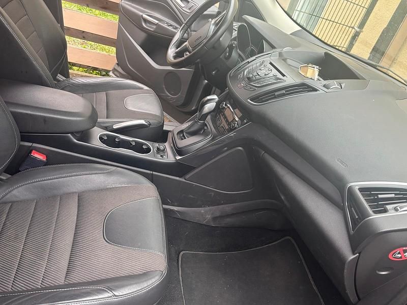 Gebraucht Ford Kuga Titanium 181 PS (133 kW) 2014 Grau SUV