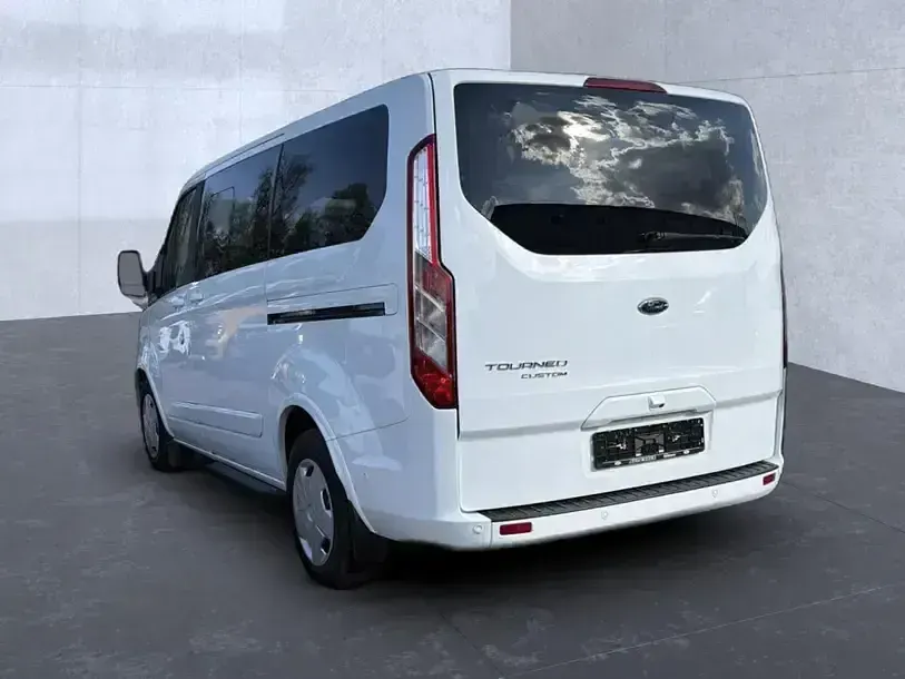 Gebraucht Ford Tourneo Custom Titanium 170 PS (125 kW) 2023 Weiss Van
