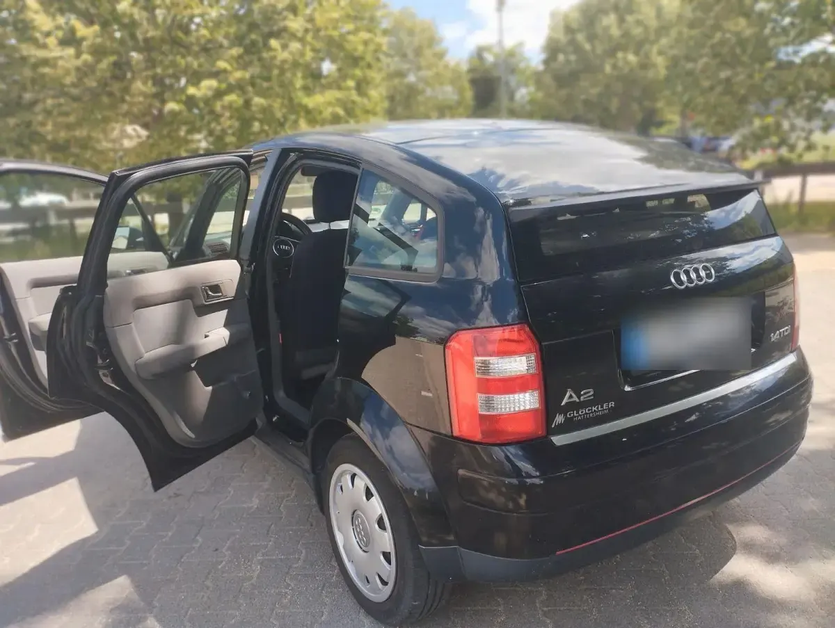 Gebraucht Audi A2 75 PS (55 kW) 2001 Schwarz Kleinwagen