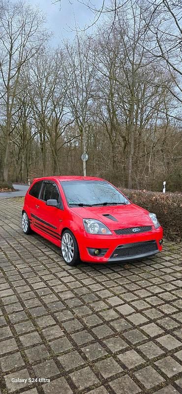 Gebraucht Ford Fiesta ST-Line 101 PS (74 kW) 2005 Rot Kleinwagen