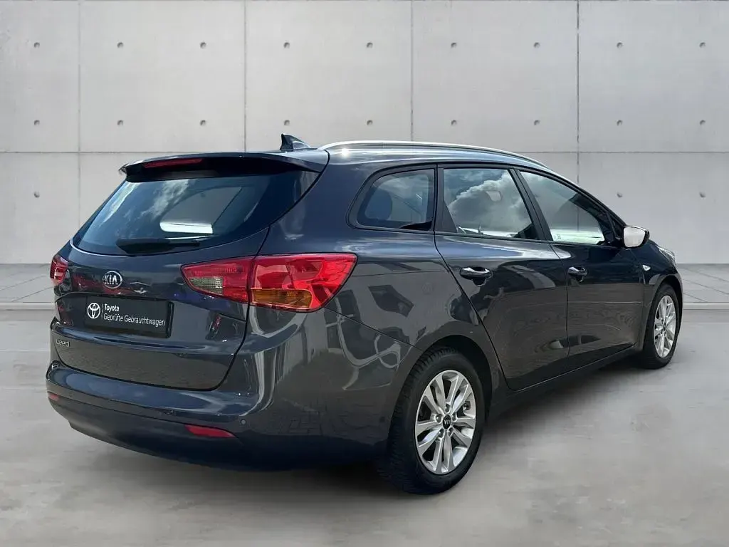 Gebraucht Kia Ceed Vision 135 PS (99 kW) 2016 Winchestergrau metallic Kleinwagen