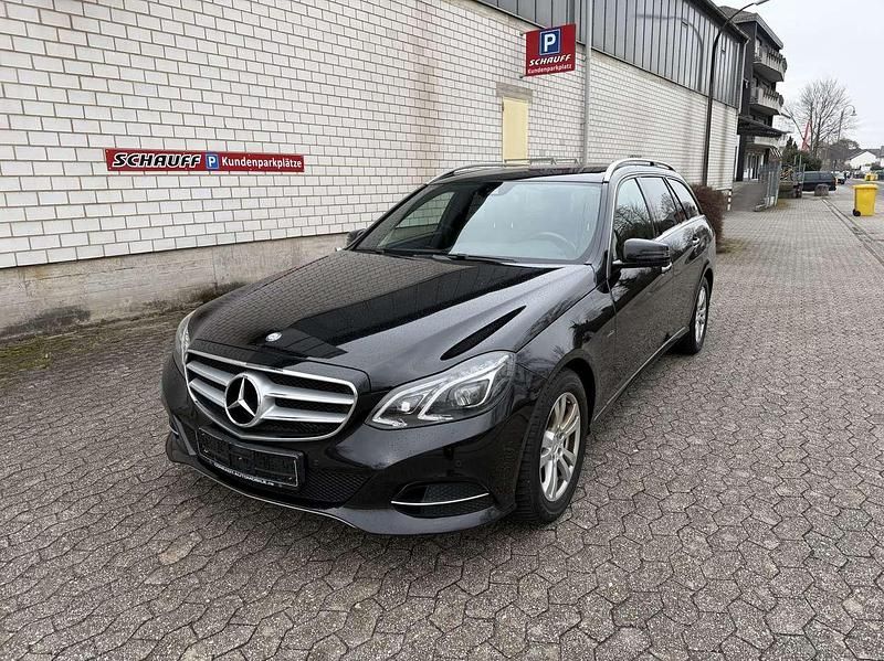 Gebraucht Mercedes E220 170 PS (125 kW) 2016 Schwarz Kombi