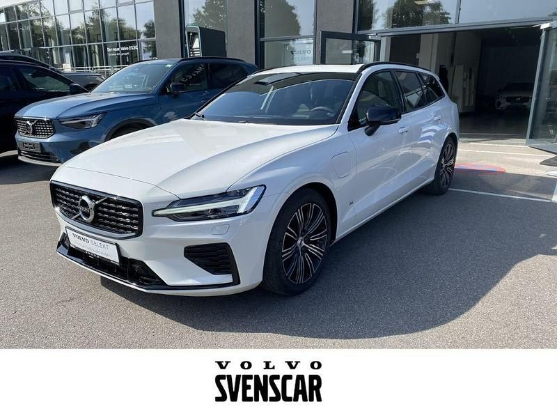 Weiss Gebraucht 2021 Volvo V60 R-Design Kombi | 29.990 € (Guter Preis) - Bild 1/4
