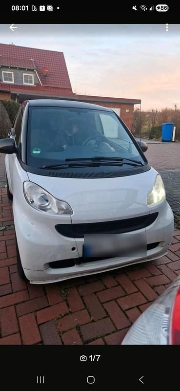 Weiß Gebraucht 2011 Smart ForTwo Coupé Kleinwagen | 3.600 € (Fairer Preis) - Bild 1/4