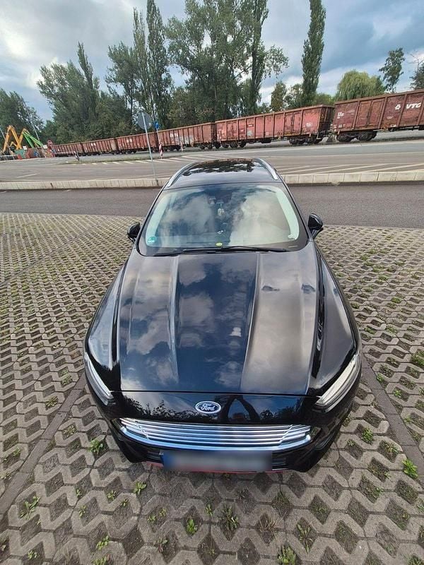 Schwarz Gebraucht 2017 Ford Mondeo Vignale Kombi | 18.000 € (Fairer Preis) - Bild 1/4