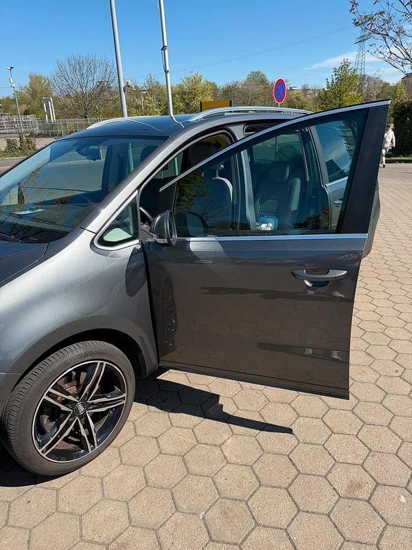 Second-hand Seat Alhambra 140 CP (102 kW) 2012 Gri Monovolum