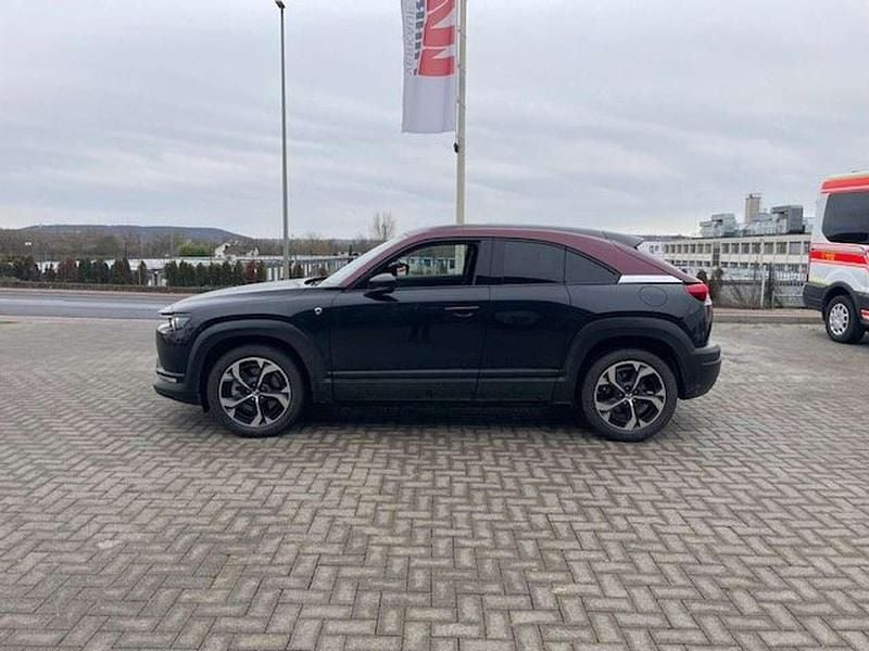 Gebraucht Mazda MX30 Edition 170 PS (125 kW) 2024 Maroon rouge: 2tone SUV