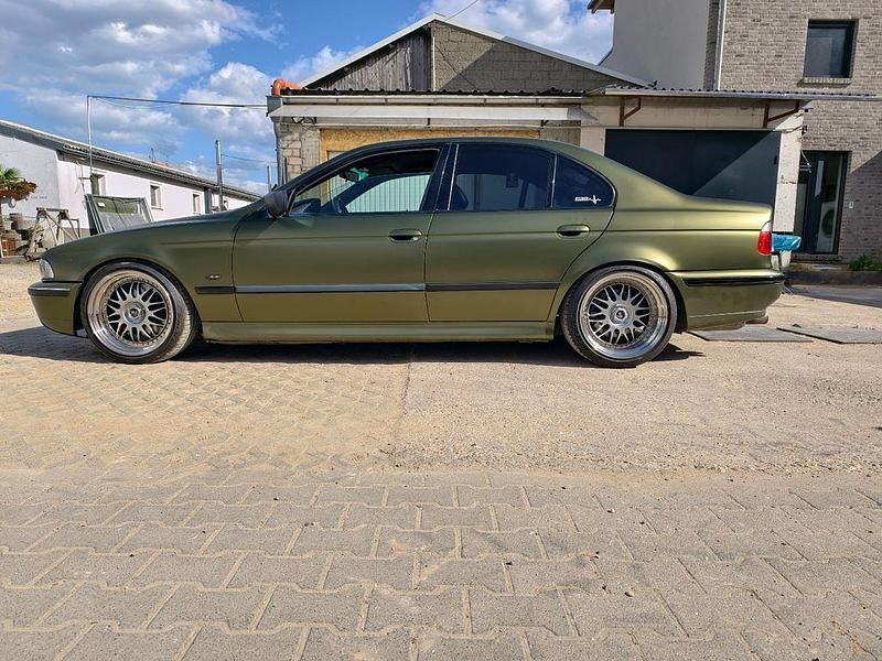 Rot Gebraucht 2000 BMW 540 Performance Limousine | 9.000 € - Bild 1/4