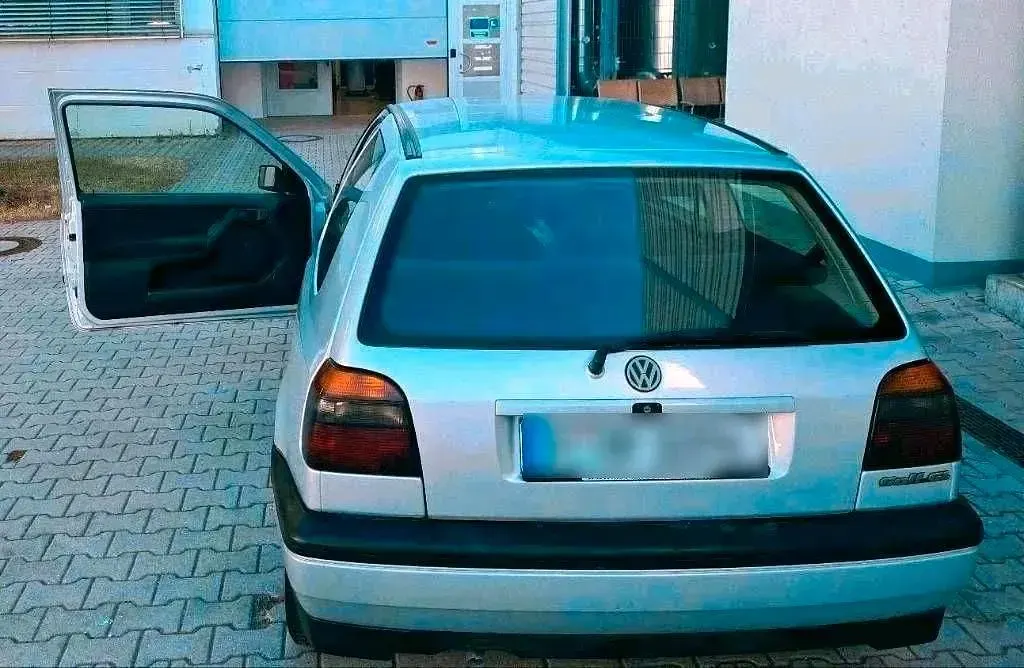 Gebraucht VW Golf III 75 PS (55 kW) 1995 Silber Kleinwagen