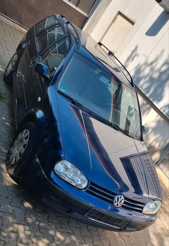 Blau Gebraucht 2006 VW Golf V Kombi | 3.990 € (Etwas zu teuer) - Bild 1/4