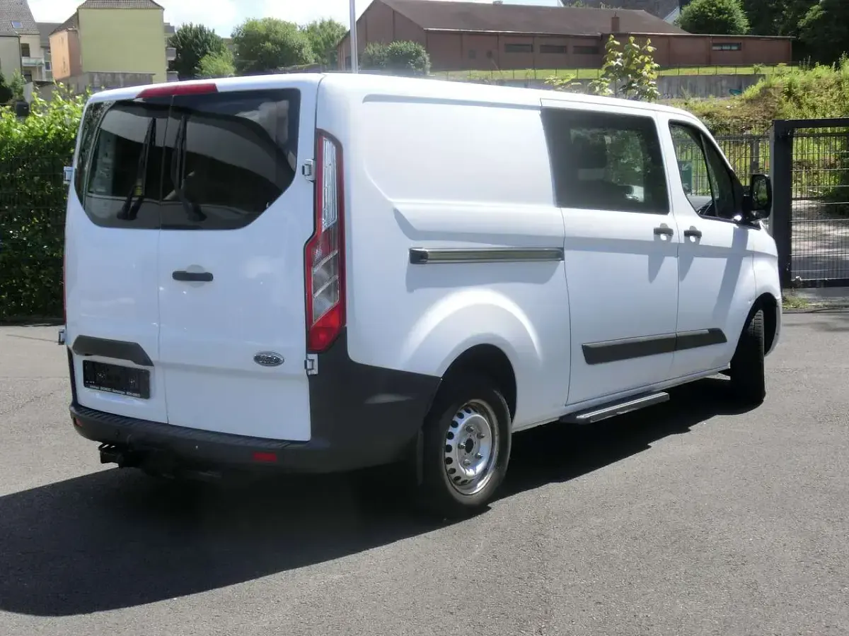 Gebraucht Ford Transit Custom Trend 170 PS (125 kW) 2017 Frost  weiß Van / Kleinbus