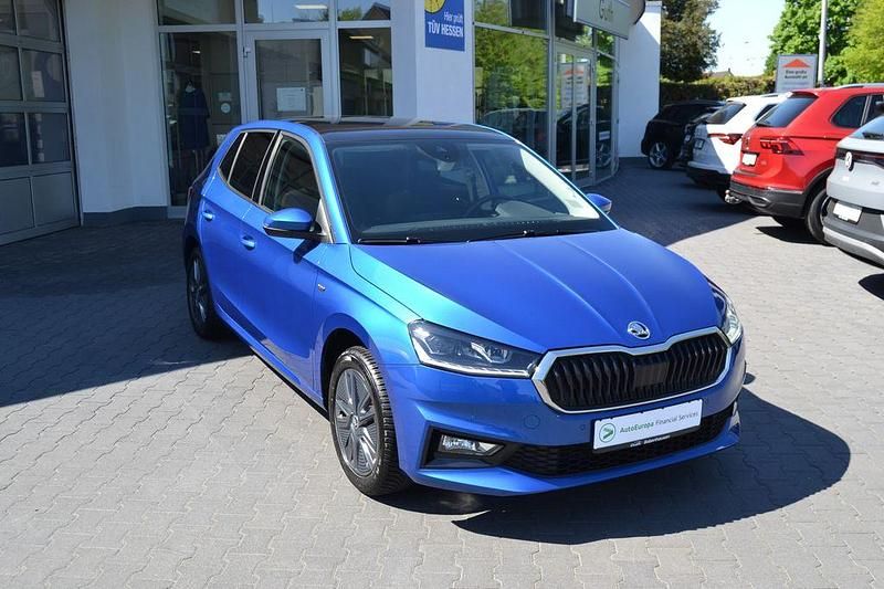 Blau Gebraucht 2024 Skoda Fabia Selection Limousine | 19.990 € (Fairer Preis) - Bild 1/3