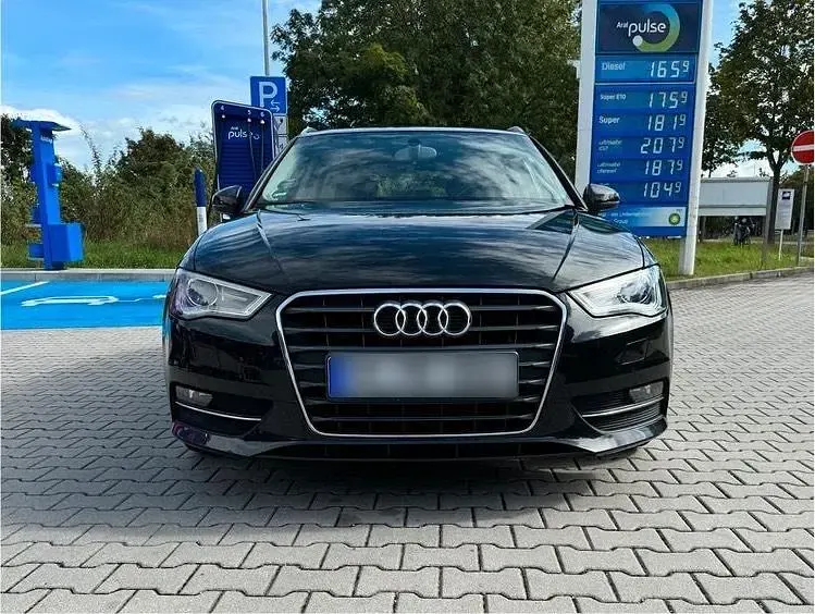 Gebraucht Audi A3 Comfort 122 PS (89 kW) 2013 Schwarz Kleinwagen
