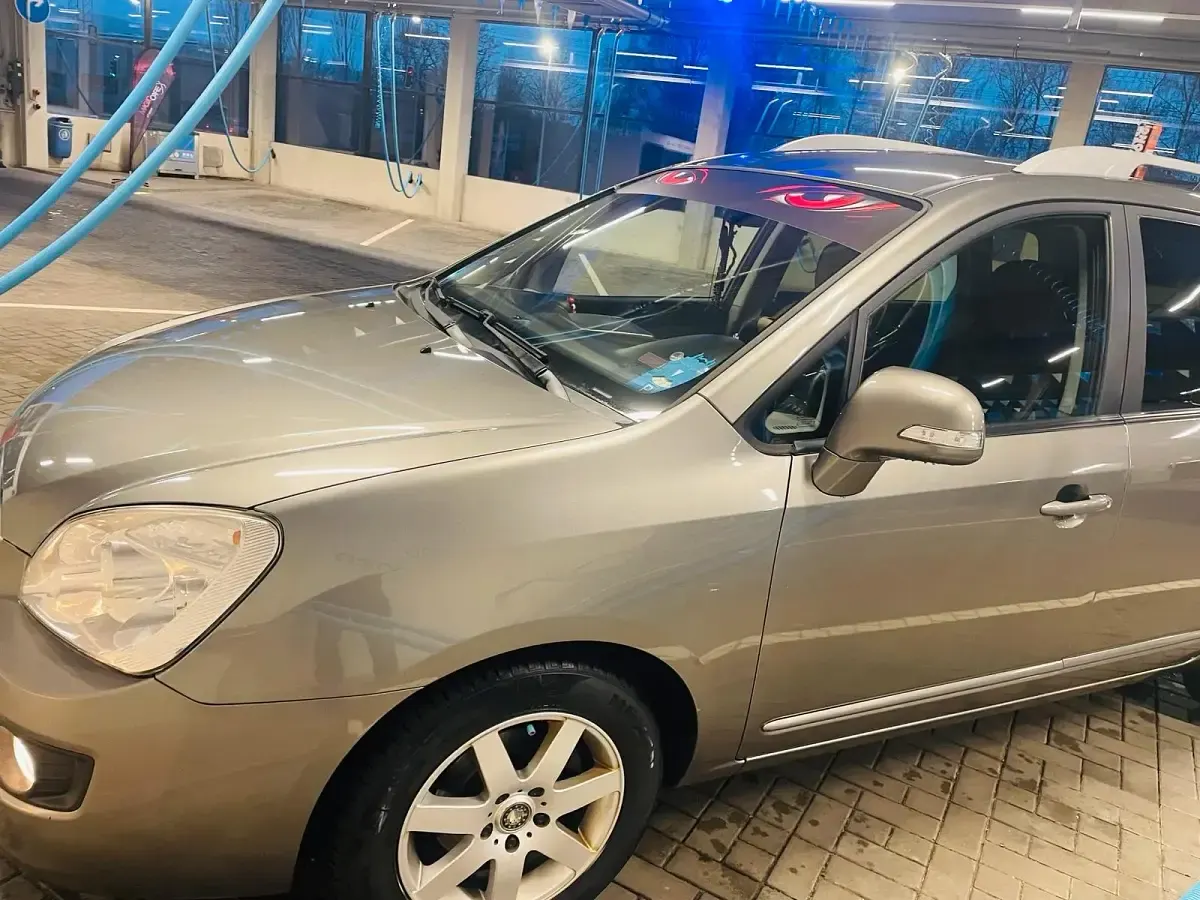 Używany Kia Ceed 128 KM (94 kW) 2011 Złoty Hatchback