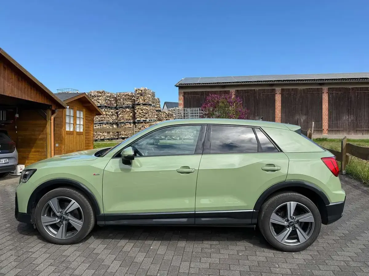 Używany Audi Q2 S-Line 190 KM (139 kW) 2022 Zielony SUV