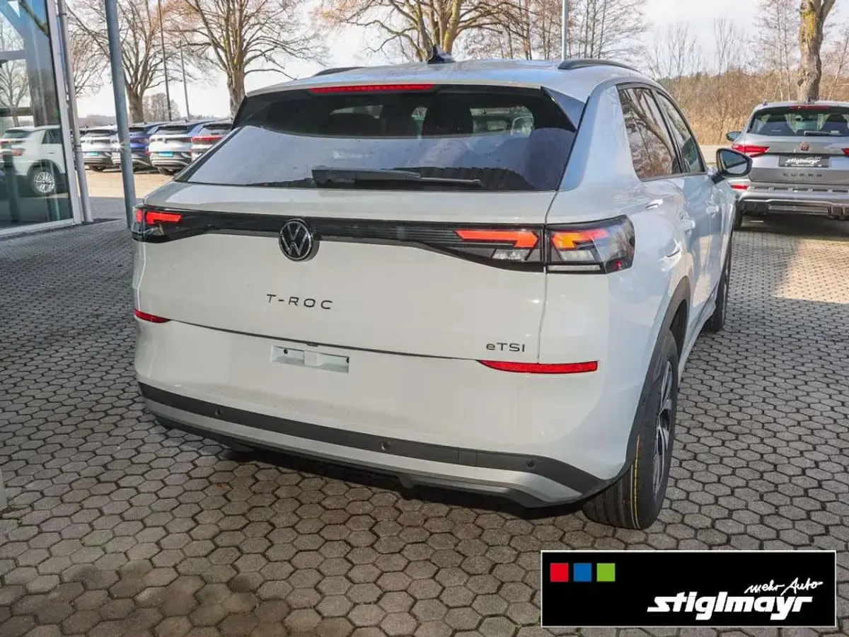 Gebraucht VW T-Roc Cabriolet Life 116 PS (85 kW) 2026 Weiß SUV