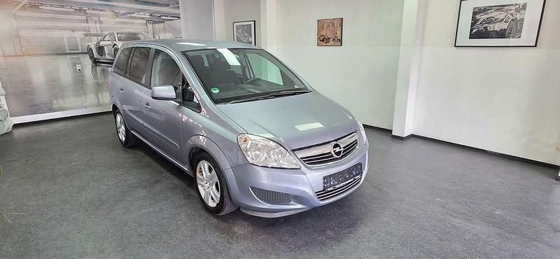 Gebraucht Opel Zafira Edition 140 PS (102 kW) 2009 Silber Van / Kleinbus