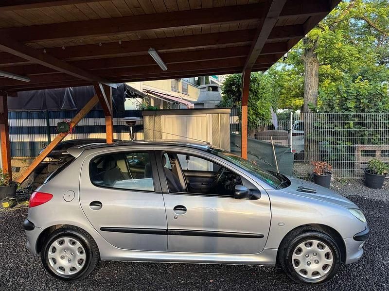 Gebraucht Peugeot 206 88 PS (64 kW) 2000 Other Limousine