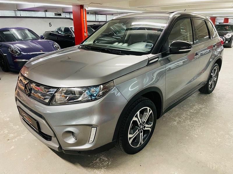 Grau Gebraucht 2017 Suzuki Vitara Comfort SUV | 14.500 € (Fairer Preis) - Bild 1/4