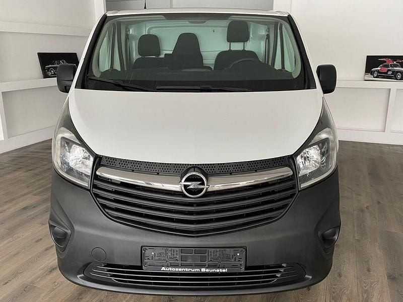 Gebraucht Opel Vivaro 120 PS (88 kW) 2018 Weiß Van / Kleinbus
