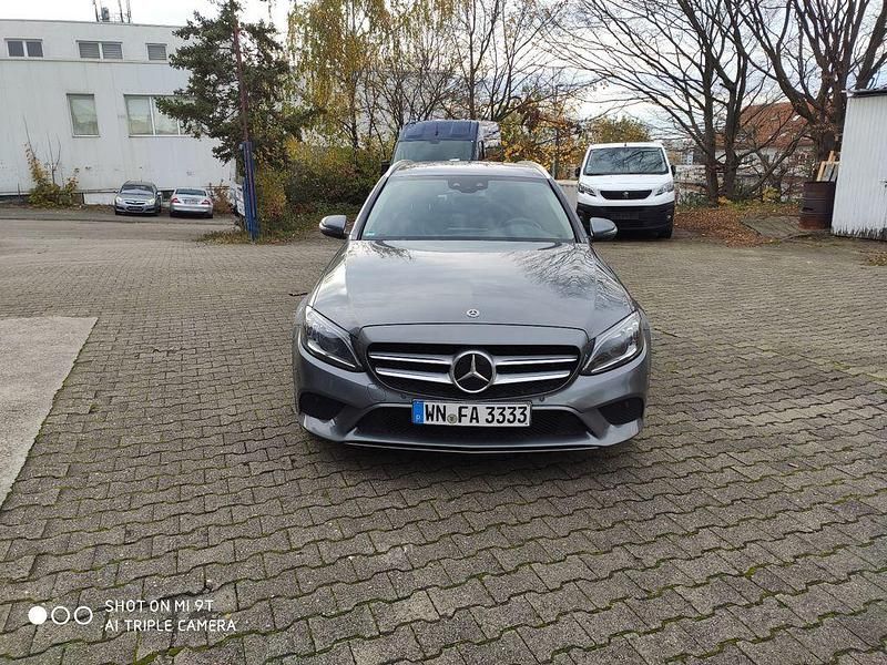 Grau Gebraucht 2020 Mercedes C220 Avantgarde Kombi | 20.990 € (Fairer Preis) - Bild 1/4