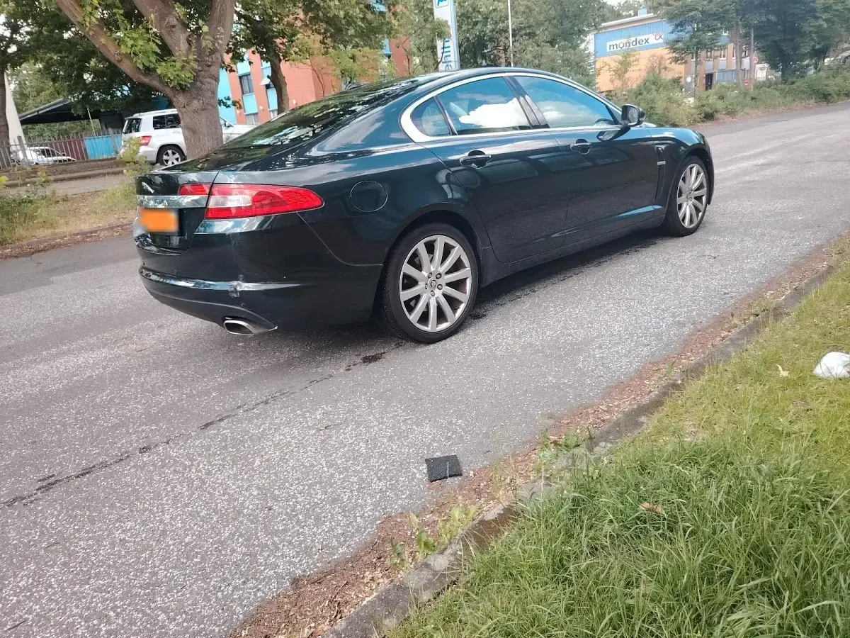 Gebraucht Jaguar XF 240 PS (176 kW) 2010 Grün Limousine