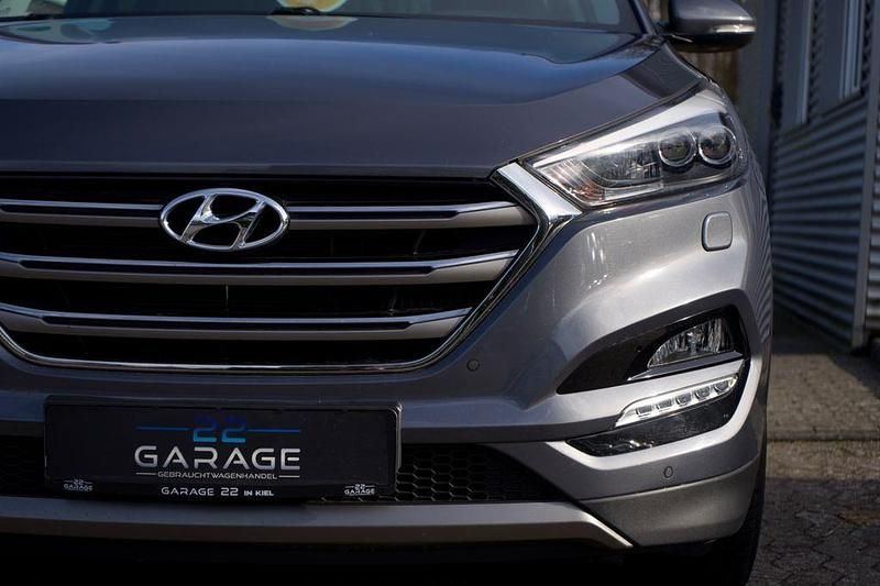 Gebraucht Hyundai Tucson Style 177 PS (130 kW) 2015 Grau SUV