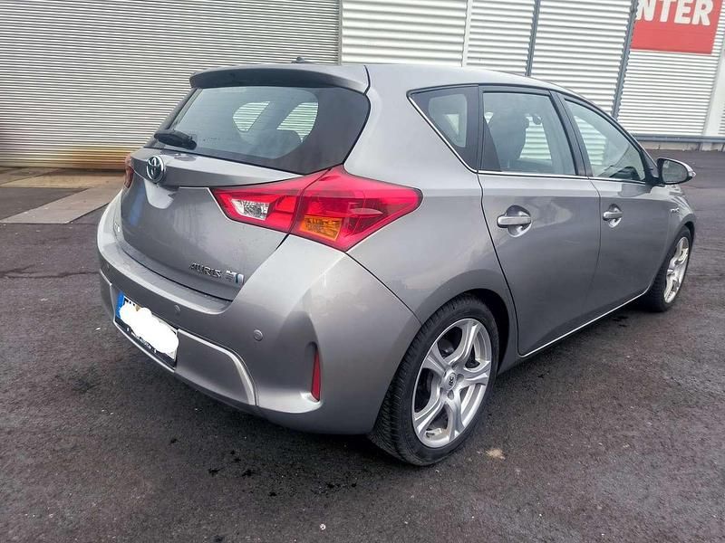 Gebraucht Toyota Auris Hybrid Executive 99 PS (72 kW) 2014 Grau Kleinwagen