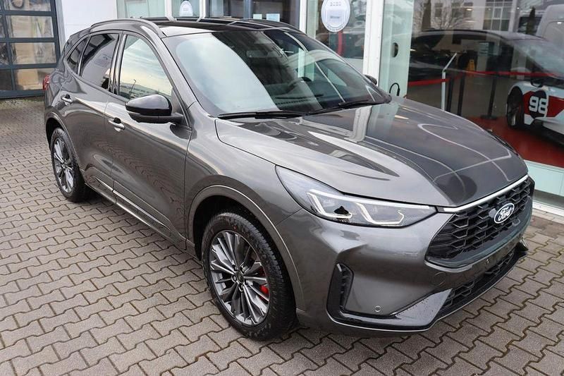 Neu Ford Kuga 242 PS (177 kW) 2026 Grau SUV